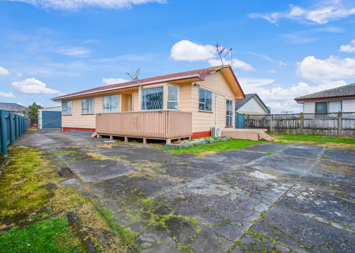  at 16 Robertson Road, Favona, Auckland