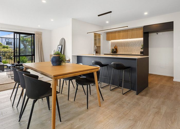  at 33 Selfe Crescent, Marshland, Christchurch City, Canterbury