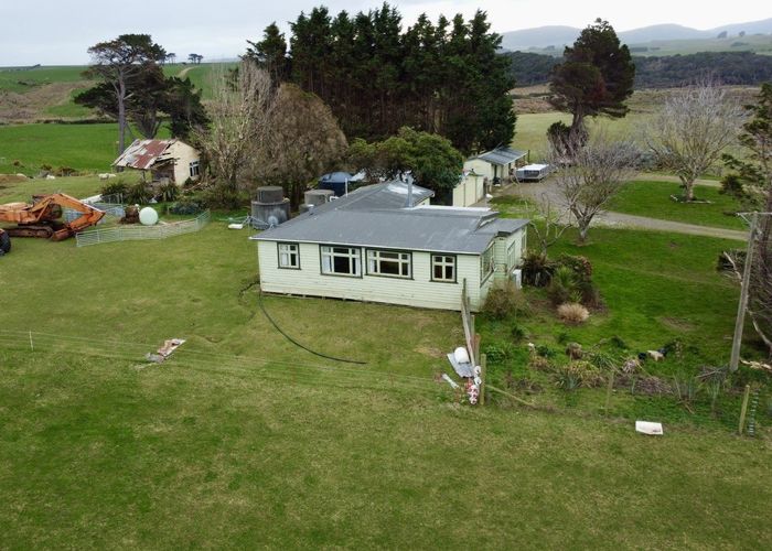  at 2112 Orepuki Riverton Highway, Riverton