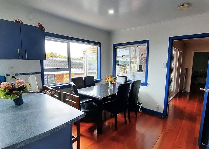  at 2/0 Hillsborough Road, Mount Roskill, Auckland