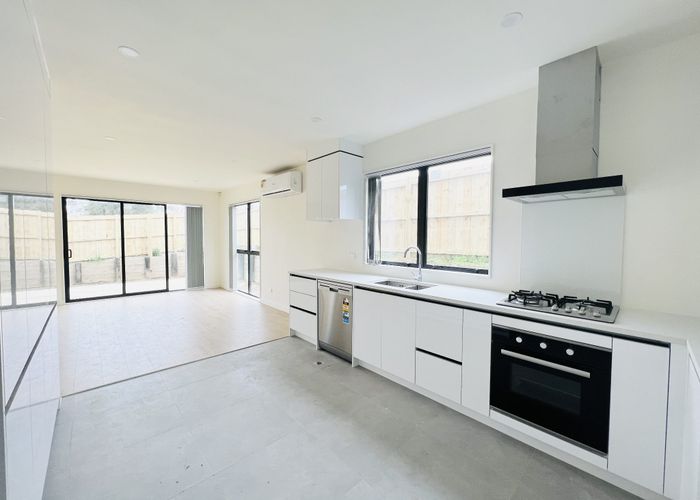  at 79a Carlisle Road, Torbay, North Shore City, Auckland