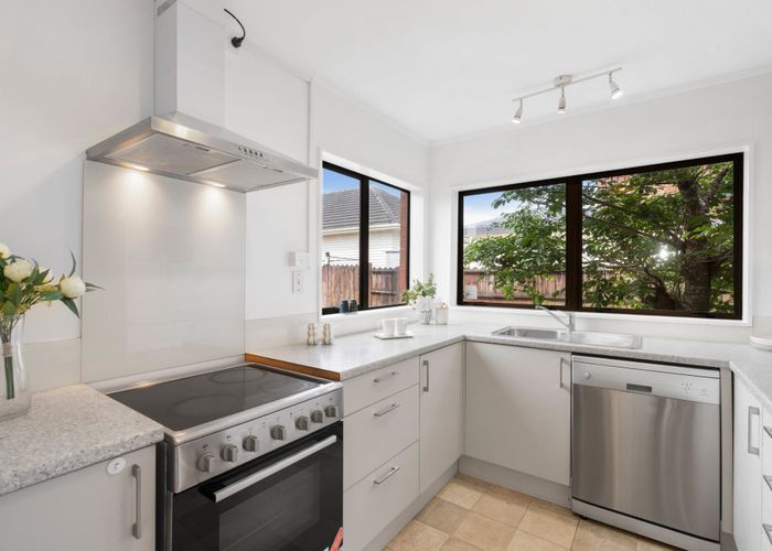  at 2/100 Marua Road, Ellerslie, Auckland City, Auckland