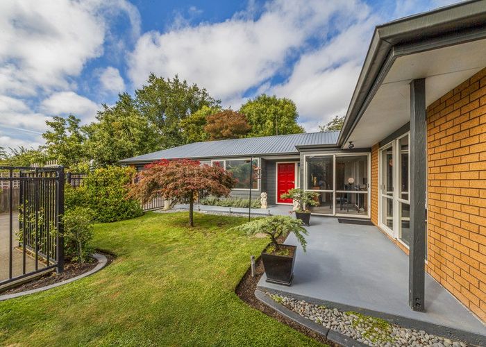  at 2/82 Quinns Road, Shirley, Christchurch