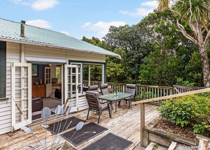  at 25 Wilton Road, Wadestown, Wellington