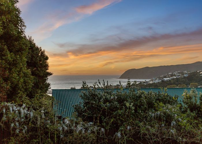  at 2/11 Mervyn Place, Plimmerton, Porirua, Wellington