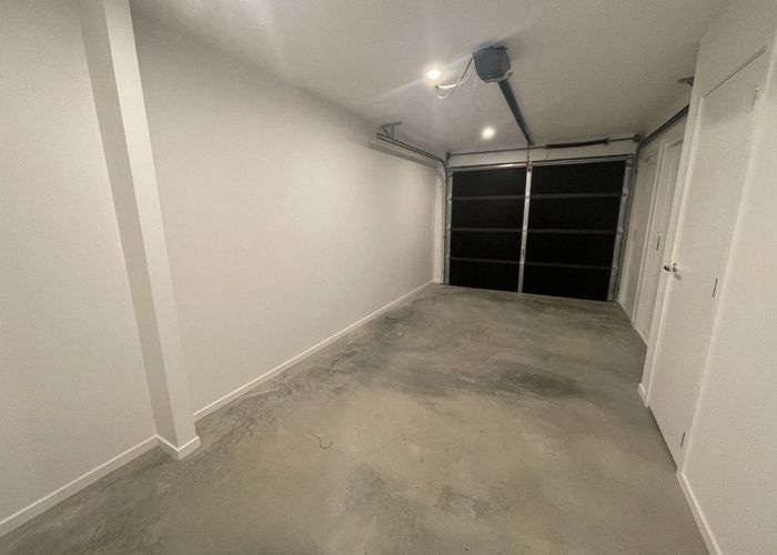  at 1/504 Don buck Road, Massey, Waitakere City, Auckland
