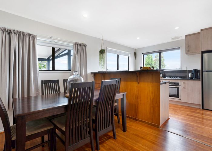  at 1/219 Glenfield Road, Hillcrest, Auckland