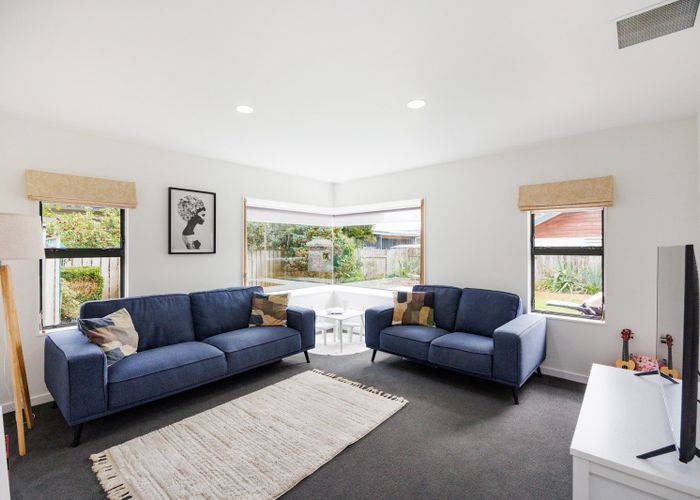 For sale 127 Summerhill Drive, Fitzherbert, Palmerston North