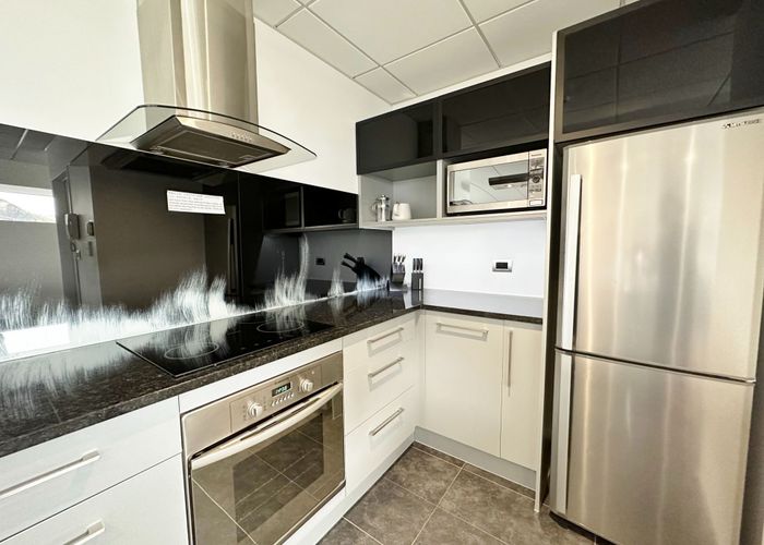  at 1/1 Wakefield Av, Sumner, Christchurch City, Canterbury