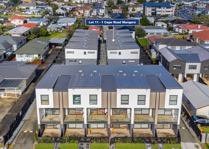  at 2/1 Cape Road, Mangere, Manukau City, Auckland