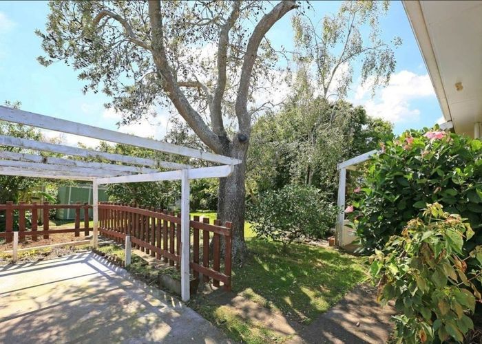  at 3 Bellamy Place, Blockhouse Bay, Auckland City, Auckland