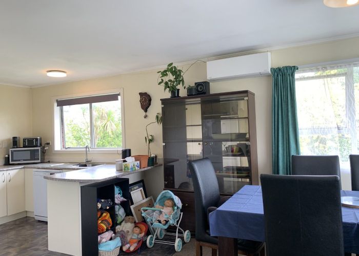  at 2/10 Ciprian Place, Henderson, Waitakere City, Auckland