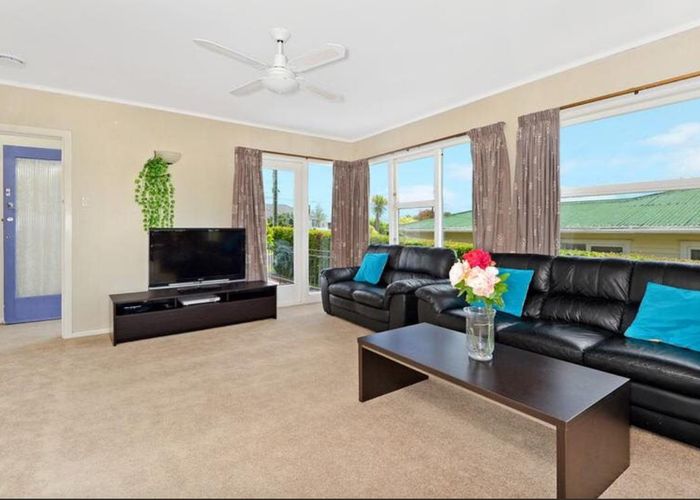  at 1/12 Holland Road, Hillcrest, Auckland
