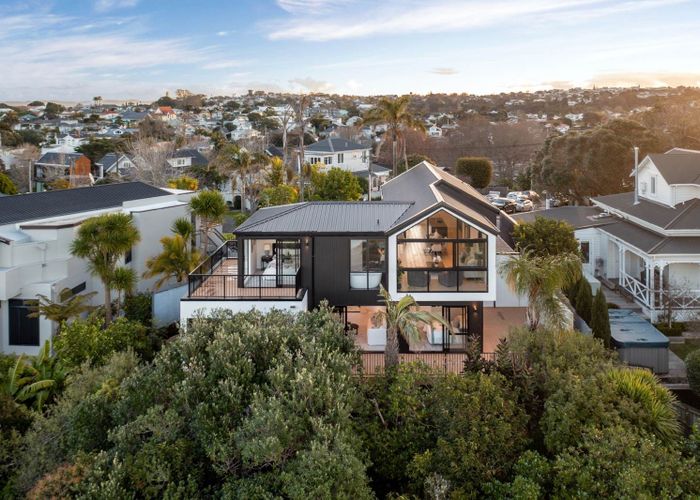  at 13 Waimana Avenue, Northcote Point, North Shore City, Auckland