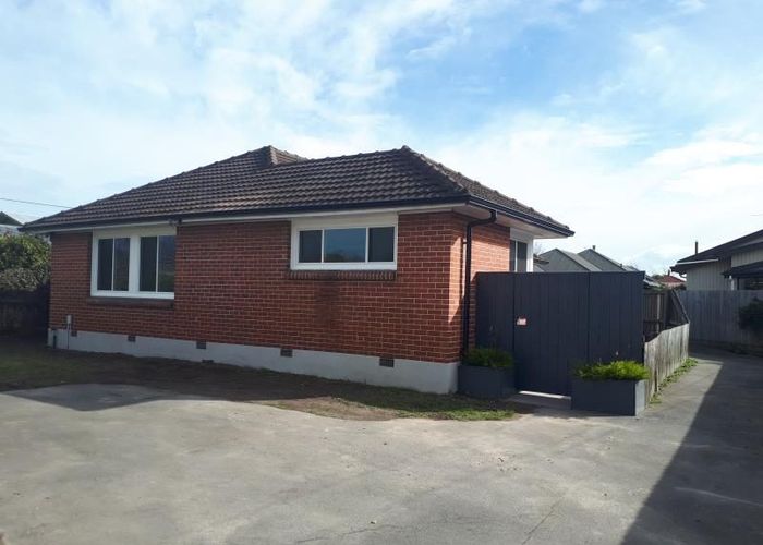  at 1/113 Avonhead Road, Avonhead, Christchurch