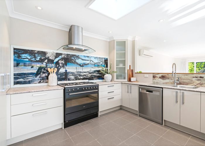  at 27 La Rosa Street, Green Bay, Waitakere City, Auckland