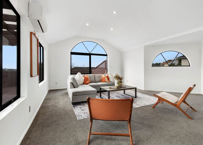  at 2/13 Greenridge Court, Glenfield, Auckland