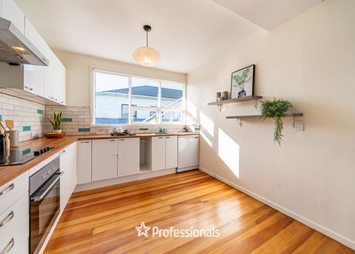  at 2/1 Aurora Street, Petone, Lower Hutt, Wellington