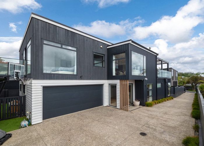  at 61A Castor Bay Road, Castor Bay, North Shore City, Auckland