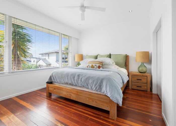  at 2/239 St Johns Road, Meadowbank, Auckland