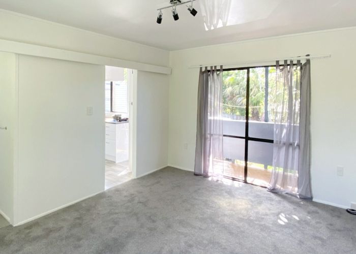  at 2/53 Tiverton Road, Blockhouse Bay, Auckland City, Auckland