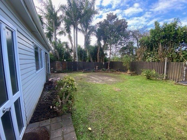  at 25A Taipari Rd, Te Atatu Peninsula, Waitakere City, Auckland