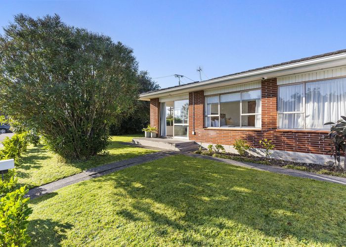  at 1/2 Vodanovich Road, Te Atatu South, Auckland