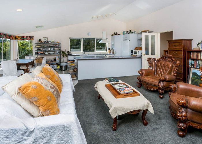  at 2/12 Shanaway Rise, Hillcrest, North Shore City, Auckland