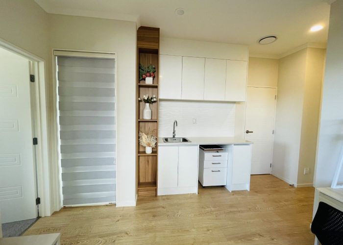  at 3 Black Shed Road, Flat Bush, Auckland