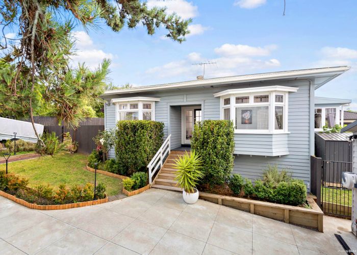  at 19 Hill Road, Papatoetoe, Auckland