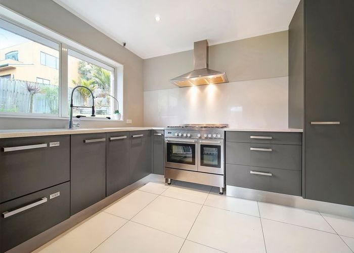  at 18 Tenbless Court, Unsworth Heights, North Shore City, Auckland