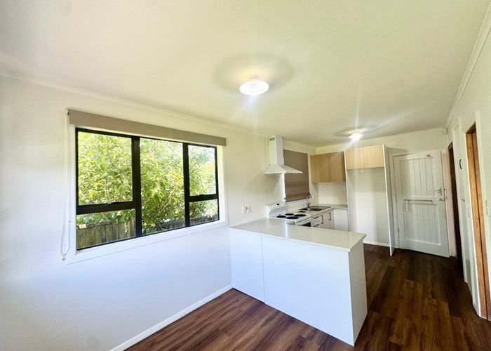  at 11 Springside Place, New Lynn, Waitakere City, Auckland