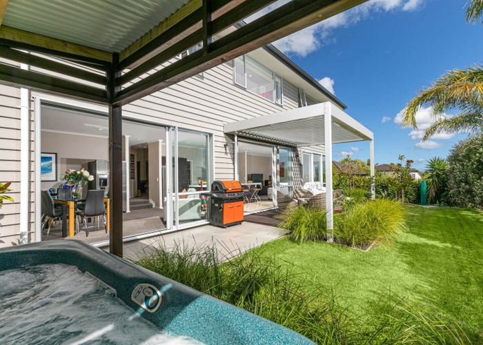  at 13 Rangi Avenue, Schnapper Rock, Auckland