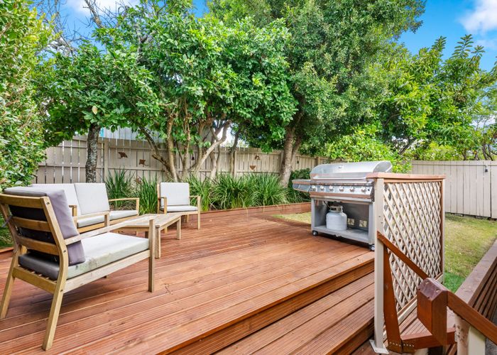  at 8a Aplin Place, Birkdale, North Shore City, Auckland