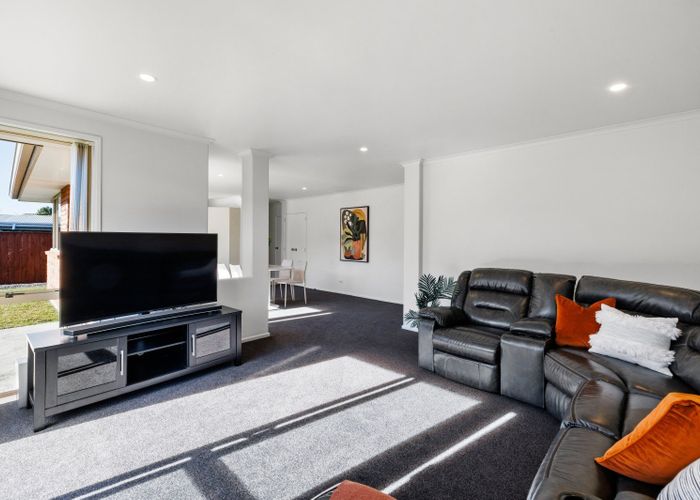 at 5 Parkside Drive, Huntington, Hamilton