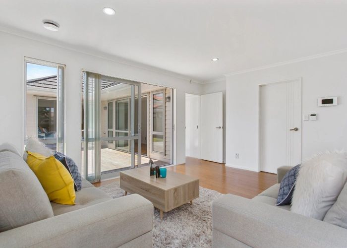  at 33 Whekau Drive, Takanini, Papakura, Auckland