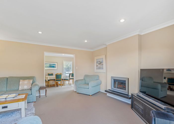  at 12 Galloway Crescent, Farm Cove, Auckland