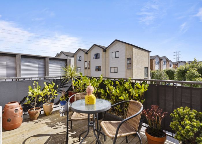  at 193/172 Mcleod Road, Te Atatu South, Auckland