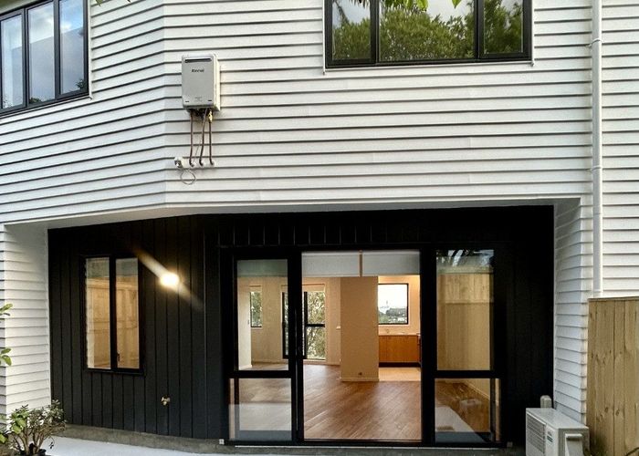  at 4/69 Target Road, Totara Vale, North Shore City, Auckland