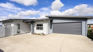  at 17 Lorenzo Place, Kelvin Grove, Palmerston North