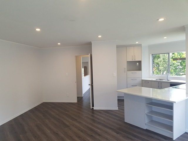  at 60 Lagoon Way, West Harbour, Auckland