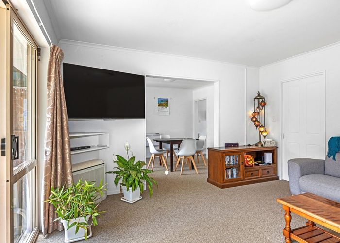  at 2/29 Loughton Street, Burwood, Christchurch