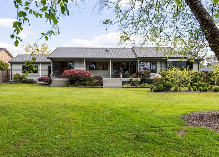  at 8A Rimmington Drive, Hamilton Lake, Hamilton