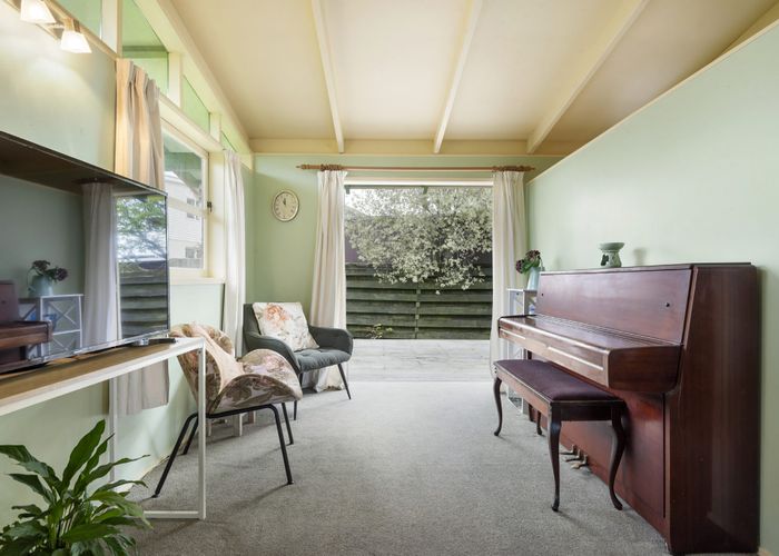  at 1/68 Glenvar Road, Torbay, North Shore City, Auckland