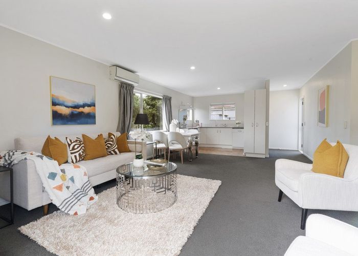  at 2/3 Wellesley Road, Mangere Bridge, Manukau City, Auckland