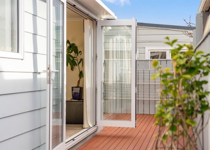  at 2/35 Tahi Street, Miramar, Wellington