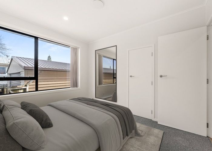  at 16 Rewarewa Road, Te Atatu Peninsula, Waitakere City, Auckland