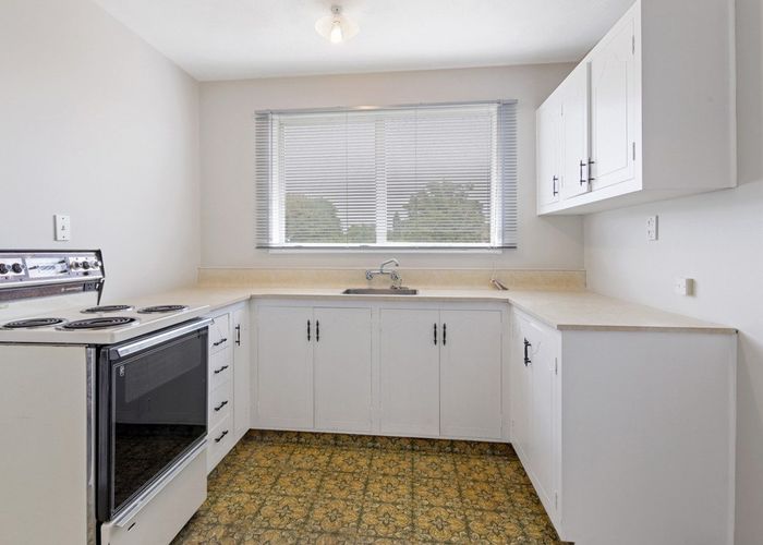  at 1/11 Fernbrook Place, Mairehau, Christchurch