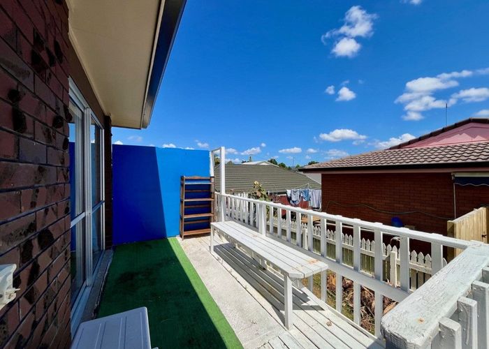  at 1/11 Ciprian Place, Henderson, Waitakere City, Auckland