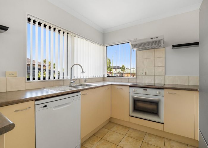  at 11 Saralee Drive, Manurewa, Manukau City, Auckland